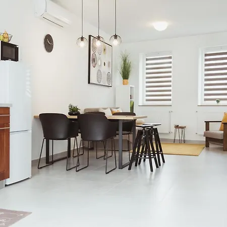 Major11 - Zsolnay Negyed * 페치